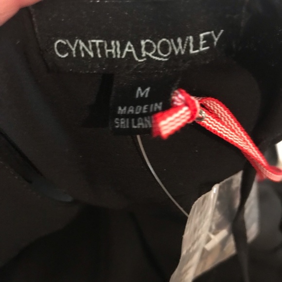 ▪️CYNTHIA ROWLEY Pleated Neckline Blouse - Picture 7 of 11